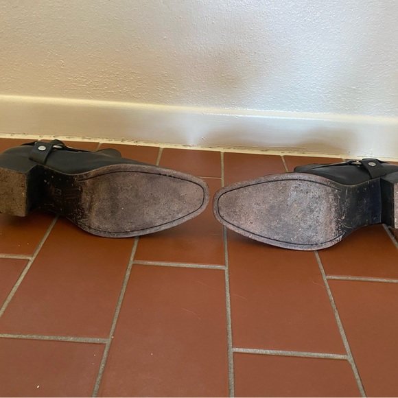 Frye Veronica Harness Short Boot Size 8.5 Womens - Picture 6 of 9